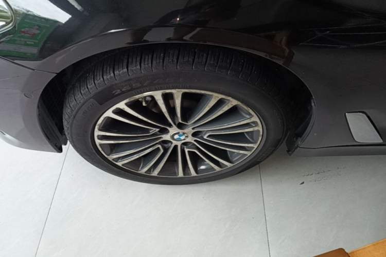Used BMW 5 Series 2018 Facelifted 530Li Luxury Edition Premium Package Exterior 4