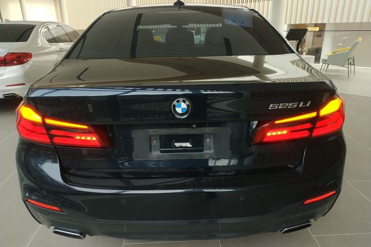 Used BMW 5 Series 2018 525Li M Sport Package Exterior 4