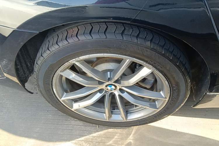 Used BMW 5 Series 2018 525Li M Sport Package Exterior 5