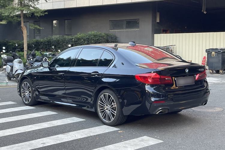 Used BMW 5 Series 2018 Restyled 530Li Luxury Edition M Sport Package Exterior 5