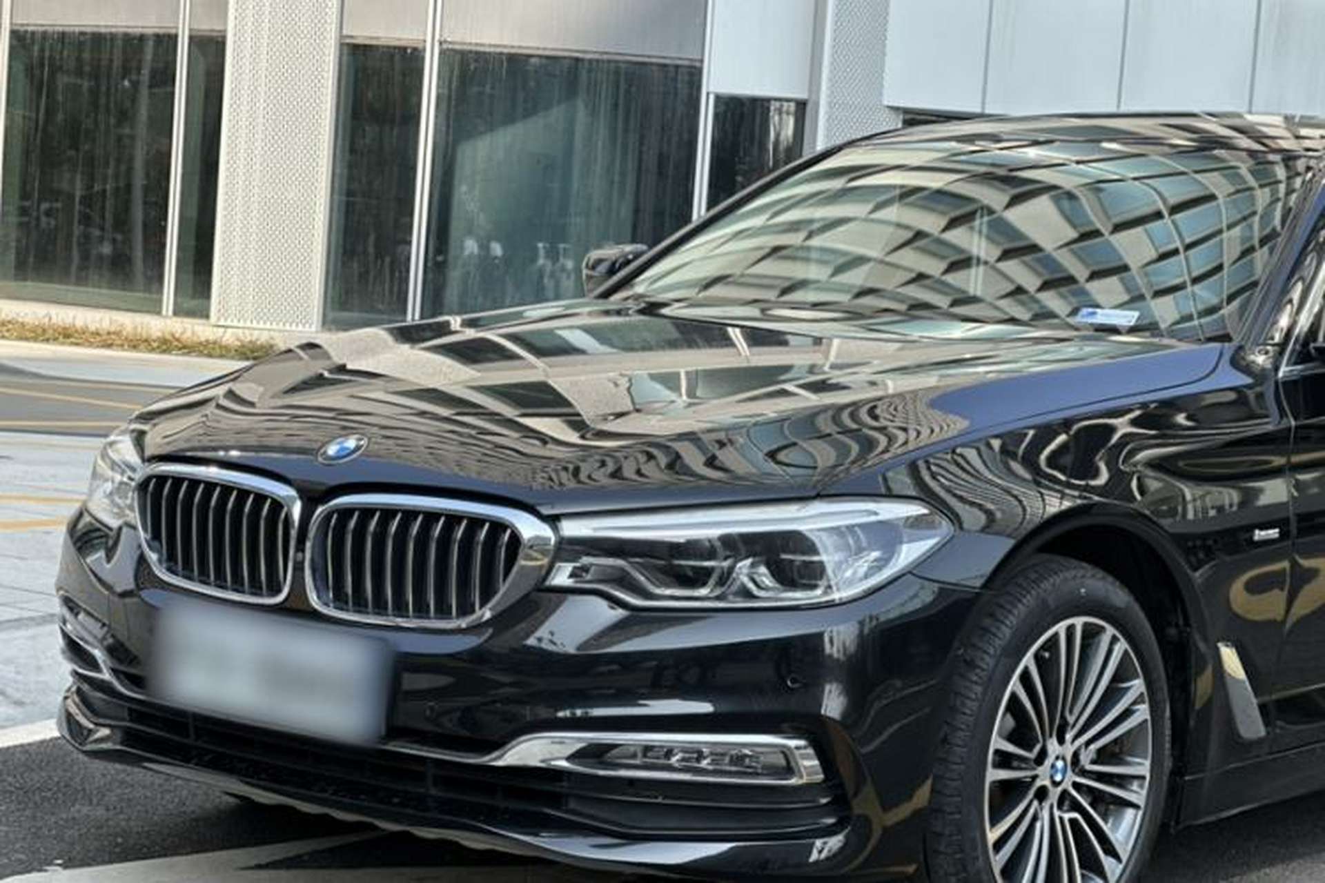 Used BMW 5 Series 2018 Facelifted 530Li Luxury Edition Premium Package Exterior 5