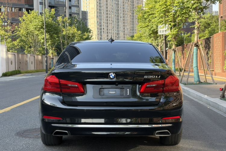 Used BMW 5 Series 2018 Facelifted 530Li Luxury Edition Premium Package Exterior 5