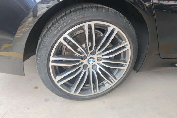 Used BMW 5 Series 2018 Restyled 530Li Leading Edition M Sport Package Exterior 5
