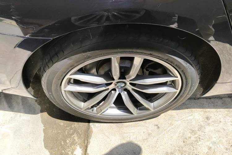 Used BMW 5 Series 2018 525Li M Sport Package Exterior 5