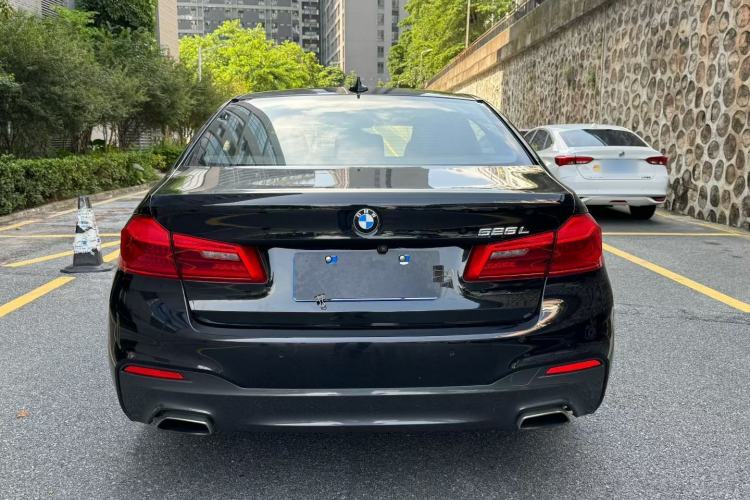 Used BMW 5 Series 2018 525Li M Sport Package Exterior 5