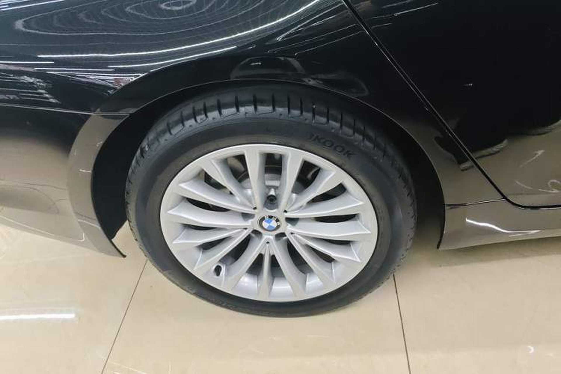 Used BMW 5 Series 2018 Facelifted 530Li xDrive Luxury Package Exterior 5