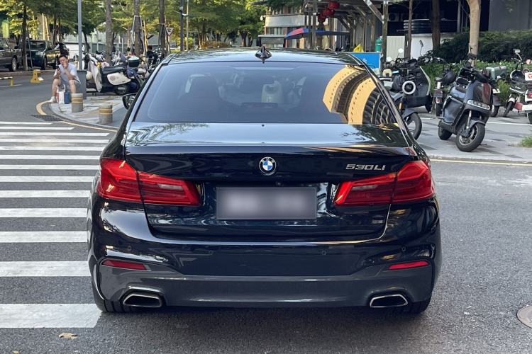Used BMW 5 Series 2018 Restyled 530Li Luxury Edition M Sport Package Exterior 6