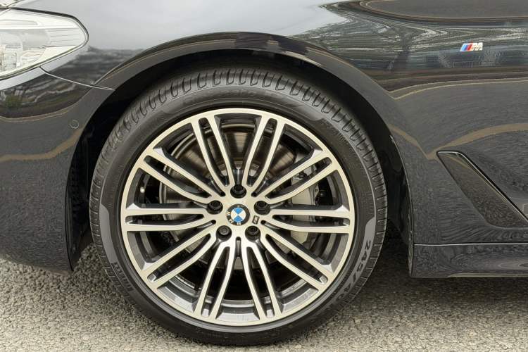 Used BMW 5 Series 2018 Restyled 530Li Leading Edition M Sport Package Exterior 6