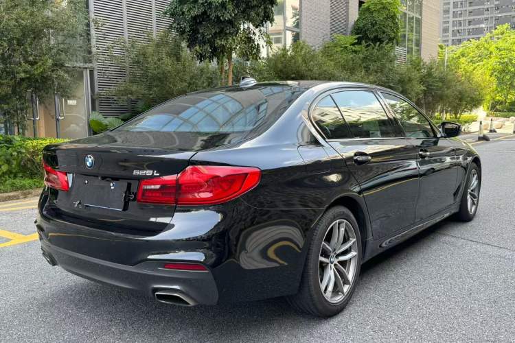 Used BMW 5 Series 2018 525Li M Sport Package Exterior 6