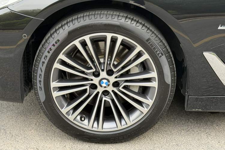 Used BMW 5 Series 2018 530Li Luxury Edition Premium Package Exterior 6