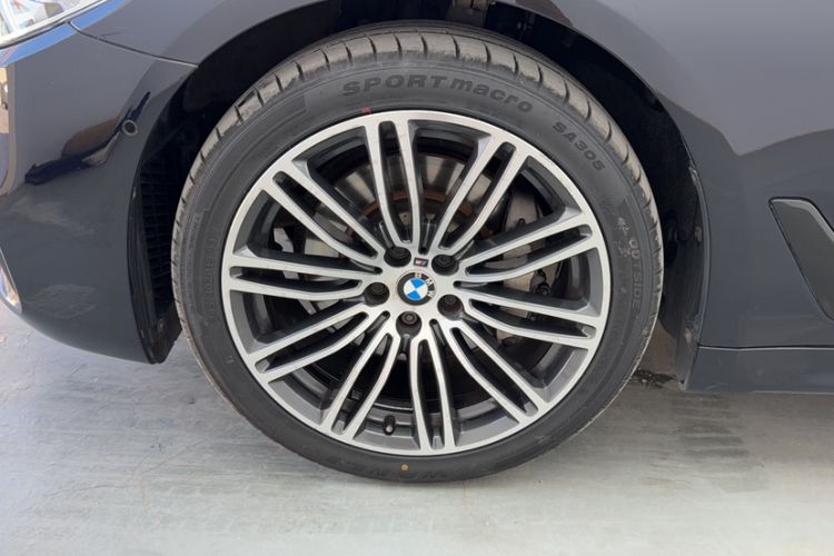 Used BMW 5 Series 2018 Restyled 530Li Leading Edition M Sport Package Exterior 6