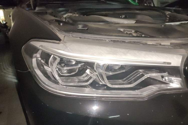 Used BMW 5 Series 2018 Facelifted 530Li Luxury Edition Premium Package Exterior 6