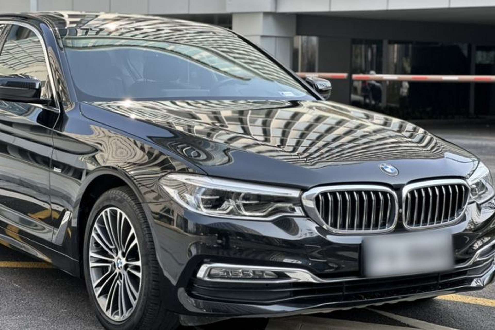 Used BMW 5 Series 2018 Facelifted 530Li Luxury Edition Premium Package Exterior 7