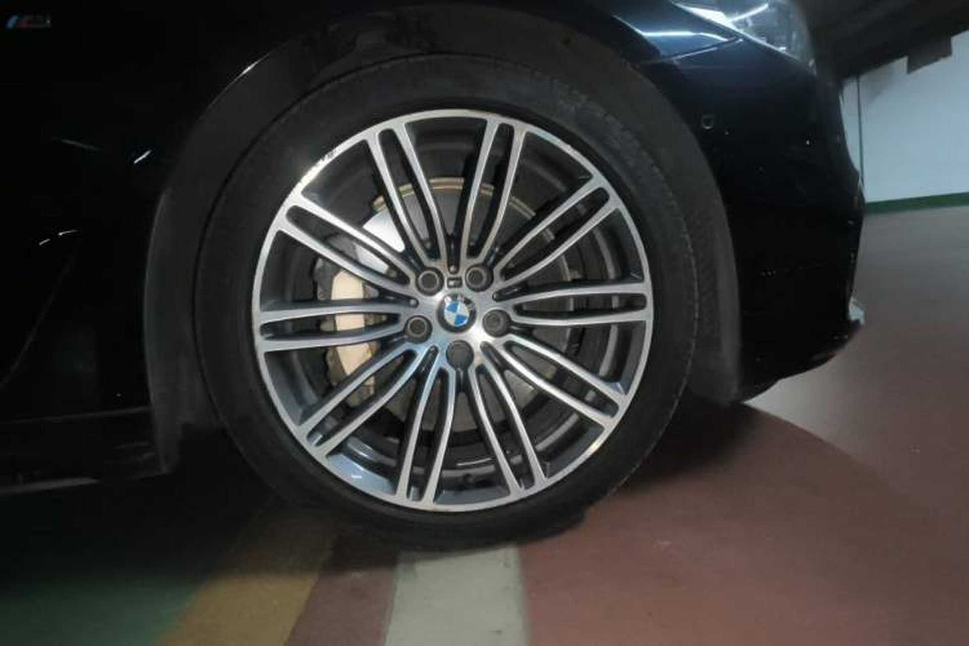 Used BMW 5 Series 2018 Restyled 530Li Luxury Edition M Sport Package Exterior 7