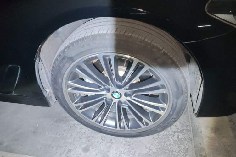 Used BMW 5 Series 2018 Facelifted 530Li Luxury Edition Premium Package Exterior 7