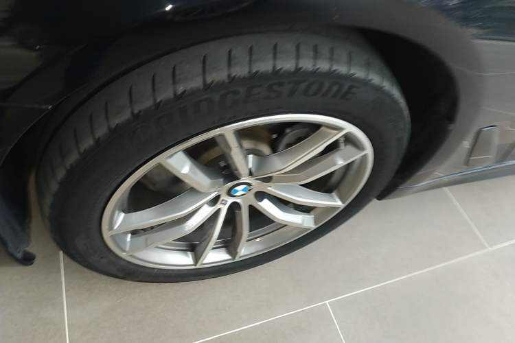Used BMW 5 Series 2018 525Li M Sport Package Exterior 7