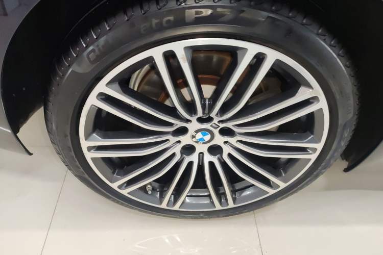 Used BMW 5 Series 2018 Restyled 530Li Leading Edition M Sport Package Exterior 8