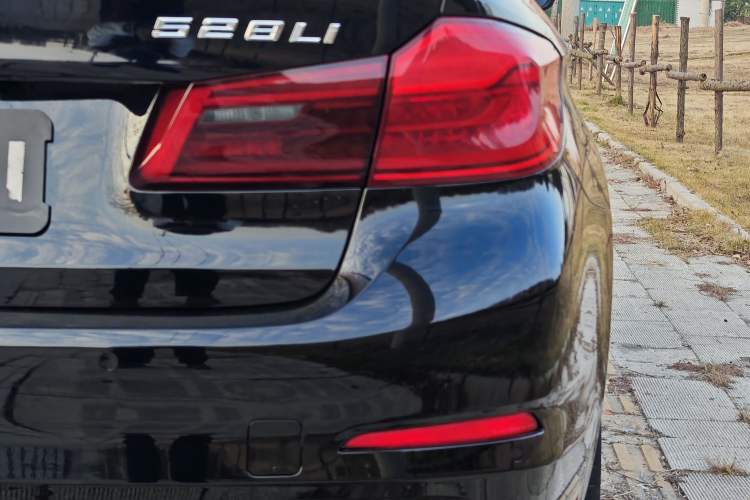 Used BMW 5 Series 2018 528Li Launch Special Edition Exterior 8