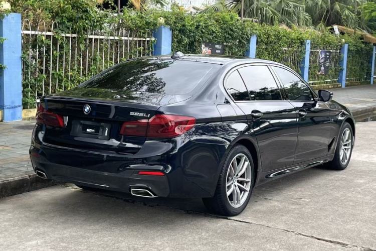 Used BMW 5 Series 2018 525Li M Sport Package Exterior 9