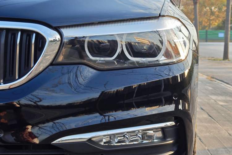 Used BMW 5 Series 2018 528Li Launch Special Edition Exterior 9