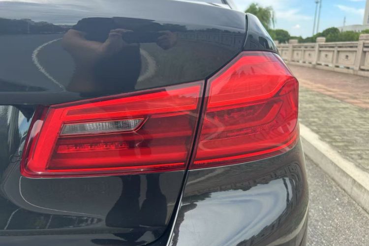 Used BMW 5 Series 2018 525Li M Sport Package Exterior 9