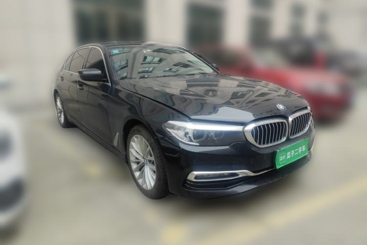Used BMW 5 Series 2018 530Li Leading Edition Luxury Package Front Right 45 Deg