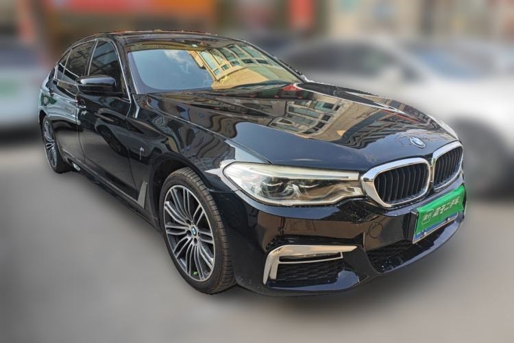 Used BMW 5 Series 2018 Facelifted 530Li xDrive M Sport Package Front Right 45 Deg