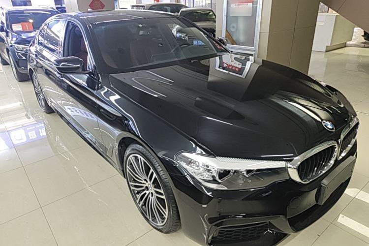 Used BMW 5 Series 2018 Facelifted 530Li xDrive M Sport Package Front Right 45 Deg