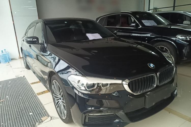 Used BMW 5 Series 2018 Facelifted 530Li xDrive M Sport Package Front Right 45 Deg