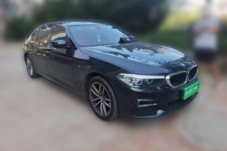 Used BMW 5 Series 2018 525Li M Sport Package Front Right 45 Deg