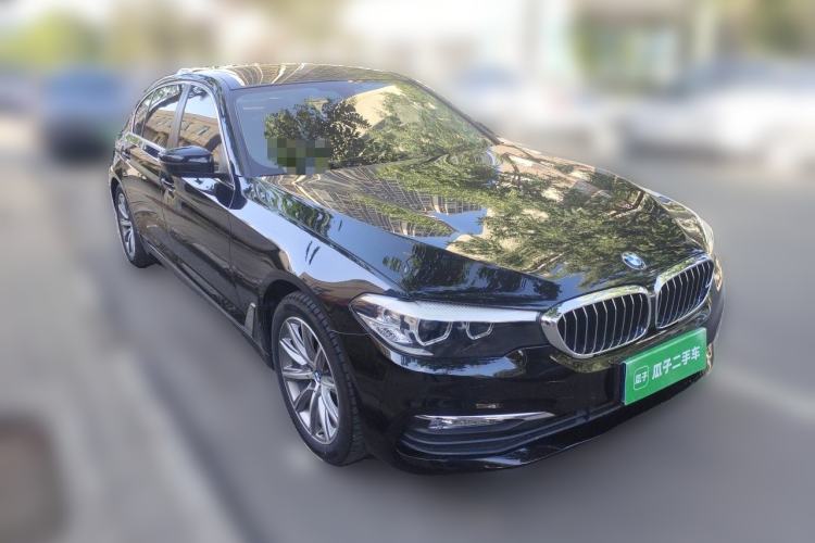 Used BMW 5 Series 2018 528Li Launch Special Edition Front Right 45 Deg