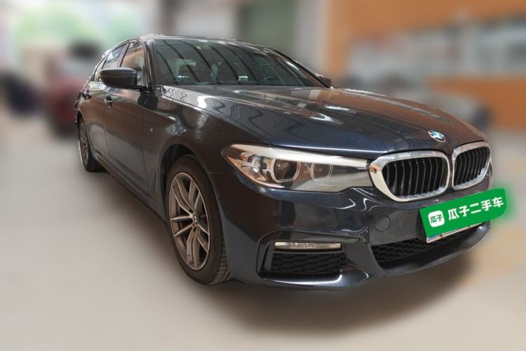 Used BMW 5 Series 2018 525Li M Sport Package Front Right 45 Deg