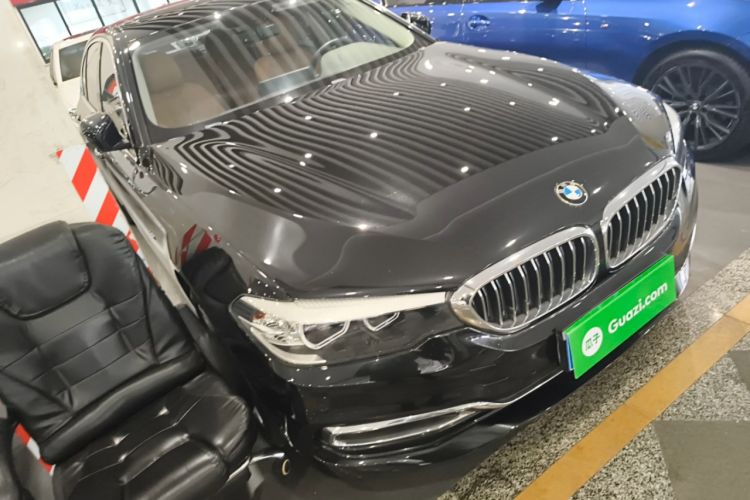 Used BMW 5 Series 2018 530Li xDrive Luxury Package Front Right 45 Deg