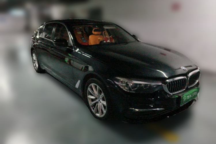 Used BMW 5 Series 2018 528Li Launch Special Edition Front Right 45 Deg