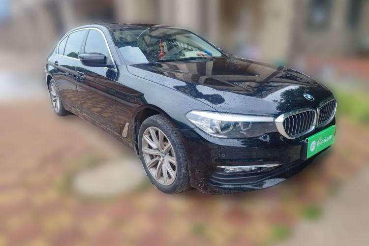 Used BMW 5 Series 2018 528Li Launch Special Edition Front Right 45 Deg