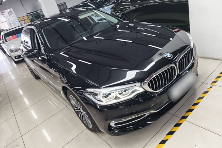 Used BMW 5 Series 2018 Facelifted 530Li Luxury Edition Premium Package Front Right 45 Deg