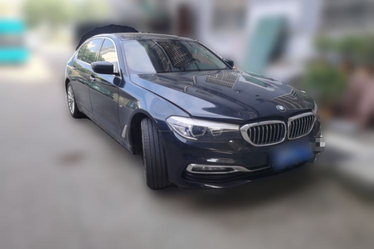 Used BMW 5 Series 2018 525Li Luxury Package Front Right 45 Deg