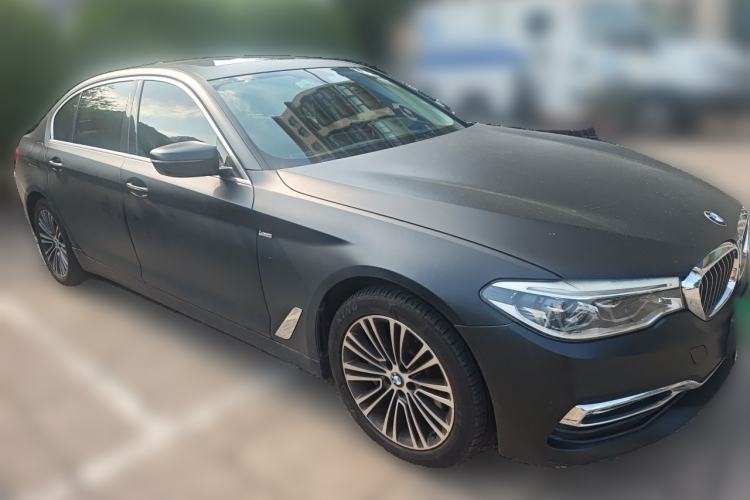 Used BMW 5 Series 2018 Facelifted 530Li Luxury Edition Premium Package Front Right 45 Deg
