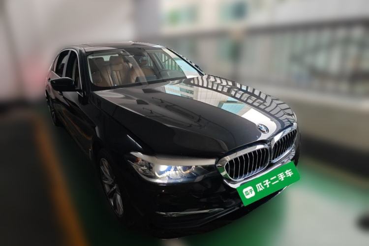 Used BMW 5 Series 2018 528Li Launch Special Edition Front Right 45 Deg