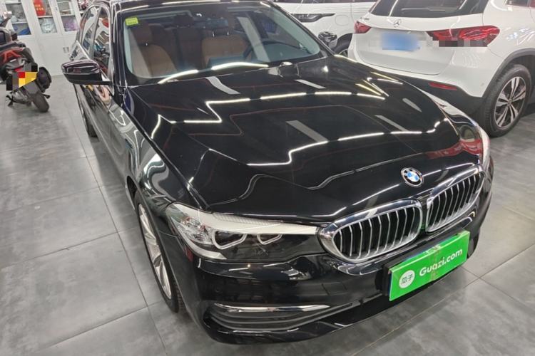 Used BMW 5 Series 2018 528Li Launch Special Edition Front Right 45 Deg