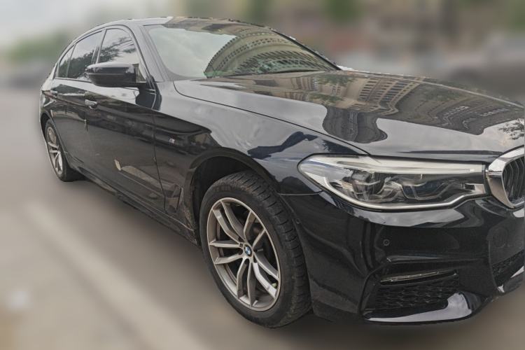 Used BMW 5 Series 2018 525Li M Sport Package Front Right 45 Deg