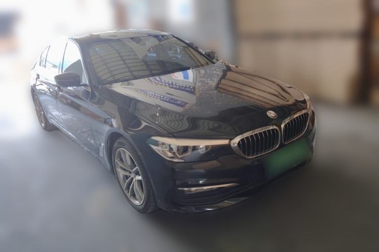 Used BMW 5 Series 2018 528Li Launch Special Edition Front Right 45 Deg