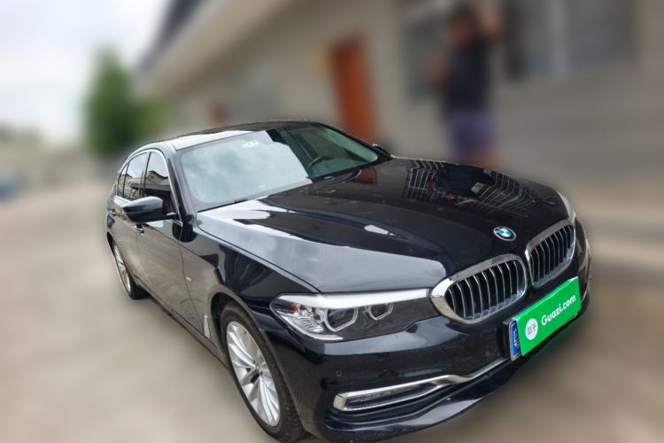 Used BMW 5 Series 2018 525Li Luxury Package Front Right 45 Deg