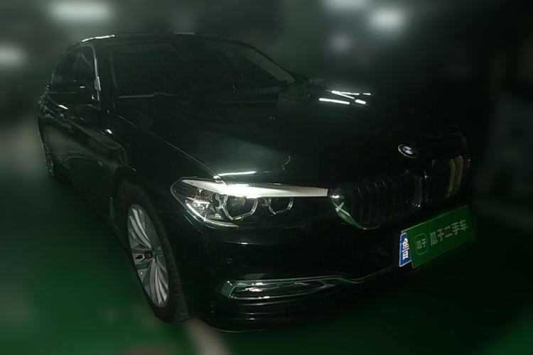 Used BMW 5 Series 2018 525Li Luxury Package Front Right 45 Deg