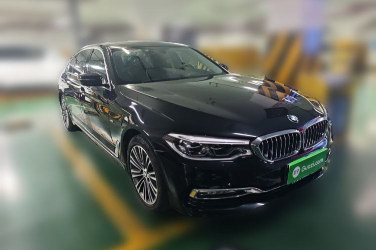 Used BMW 5 Series 2018 Facelifted 530Li Luxury Edition Premium Package Front Right 45 Deg