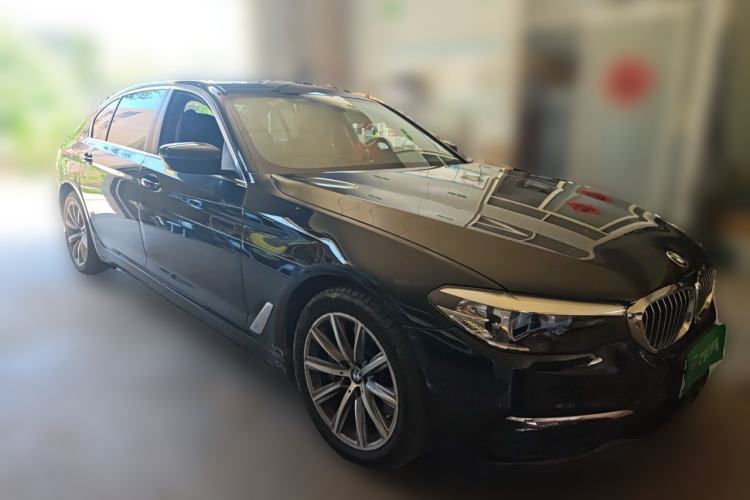 Used BMW 5 Series 2018 528Li Launch Special Edition Front Right 45 Deg