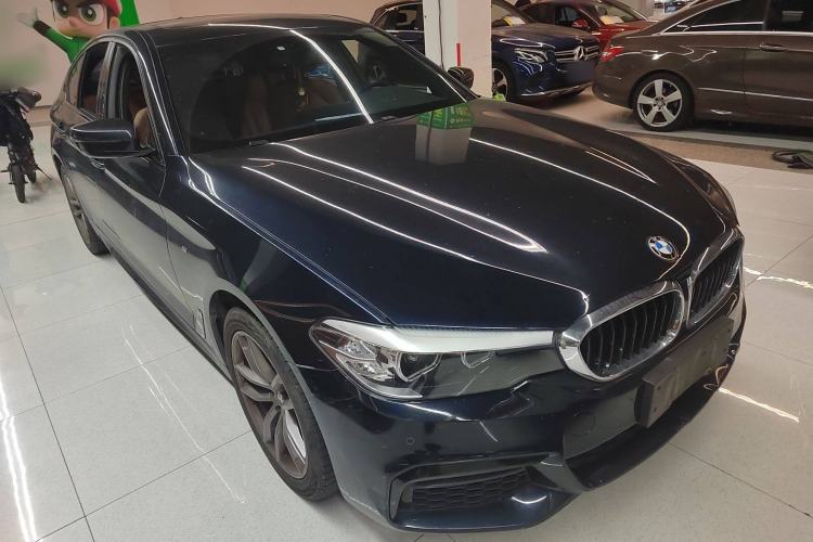 Used BMW 5 Series 2018 525i M Sport Package Front Right 45 Deg