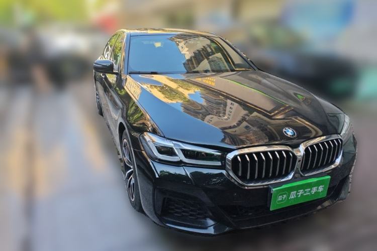 Used BMW 5 Series 2018 525i M Sport Package Front Right 45 Deg
