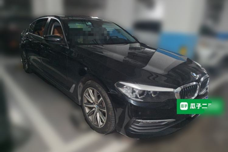 Used BMW 5 Series 2018 528Li Launch Special Edition Front Right 45 Deg