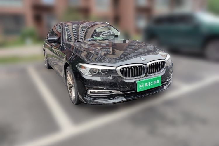 Used BMW 5 Series 2018 525Li Luxury Package Front Right 45 Deg